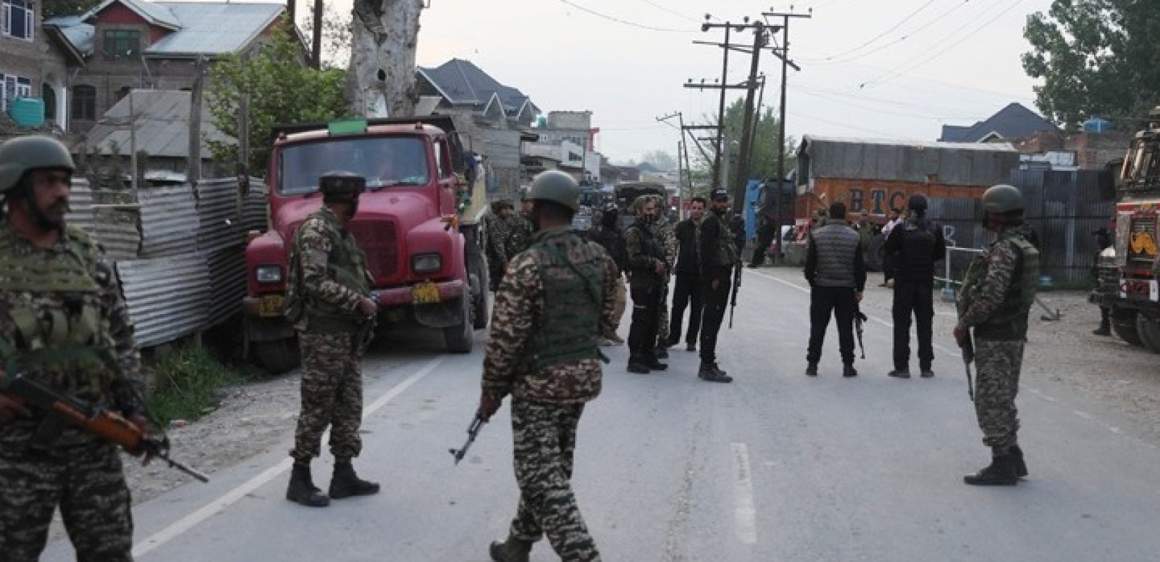 Ινδία-Πακιστάν: Μπαράζ αεροπορικών επιδρομών εναντίον στρατιωτικών βάσεων