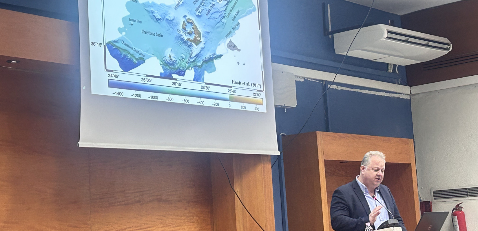 Θεσσαλονίκη - Κ. Παπαζάχος: Το χειρότερο σενάριο για το Ηφαίστειο της Σαντορίνης