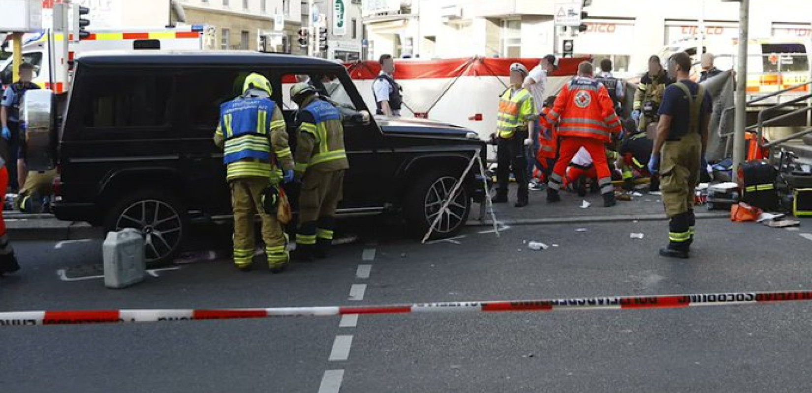 Στουτγάρδη: Αυτοκίνητο έπεσε πάνω σε πλήθος – Πληροφορίες για τραυματίες