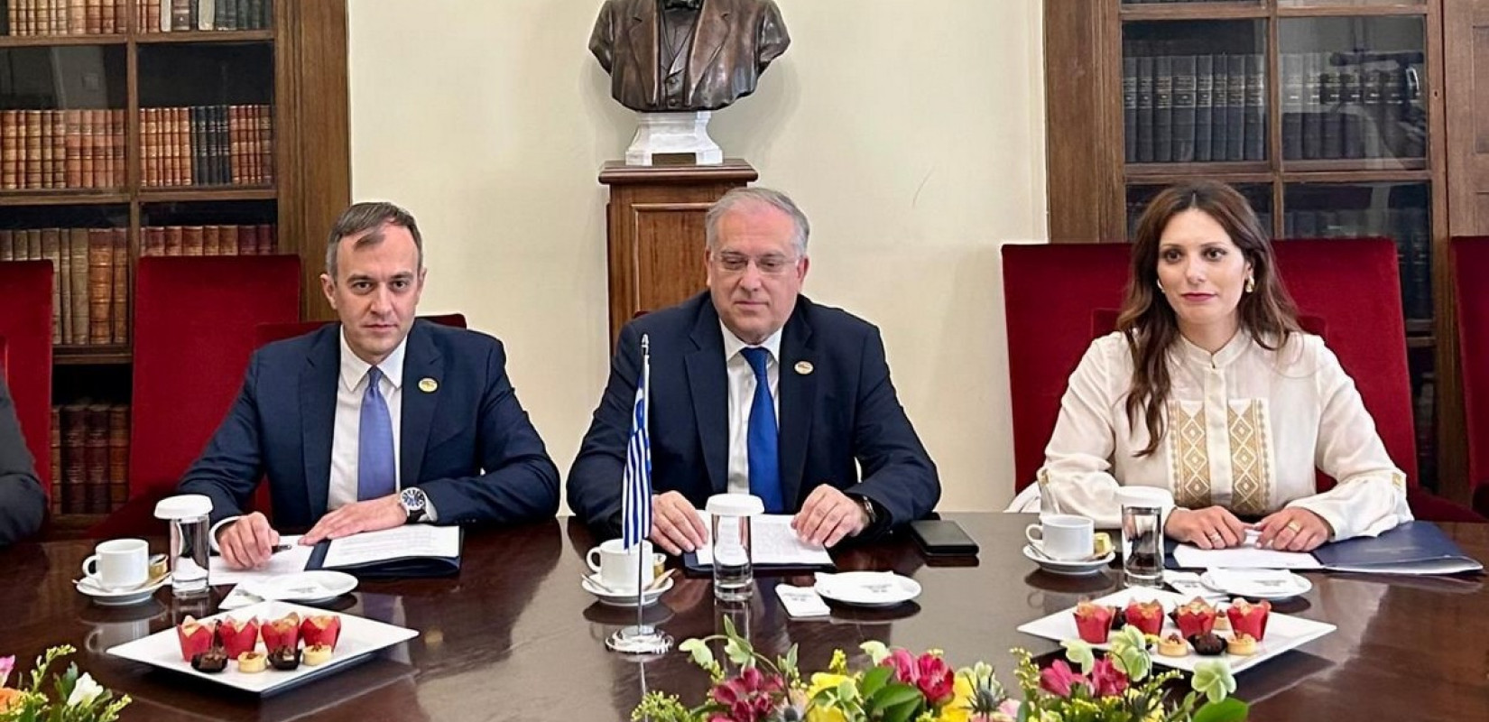 Συνάντηση Θεοδωρικάκου με τους Αιγύπτιους ομολόγους του για τις επενδύσεις στο εμπόριο και τη βιομηχανία