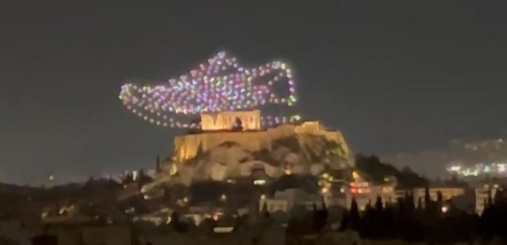 Κατεπείγουσα έρευνα της Εισαγγελίας για το διαφημιστικό drone show πάνω από την Ακρόπολη