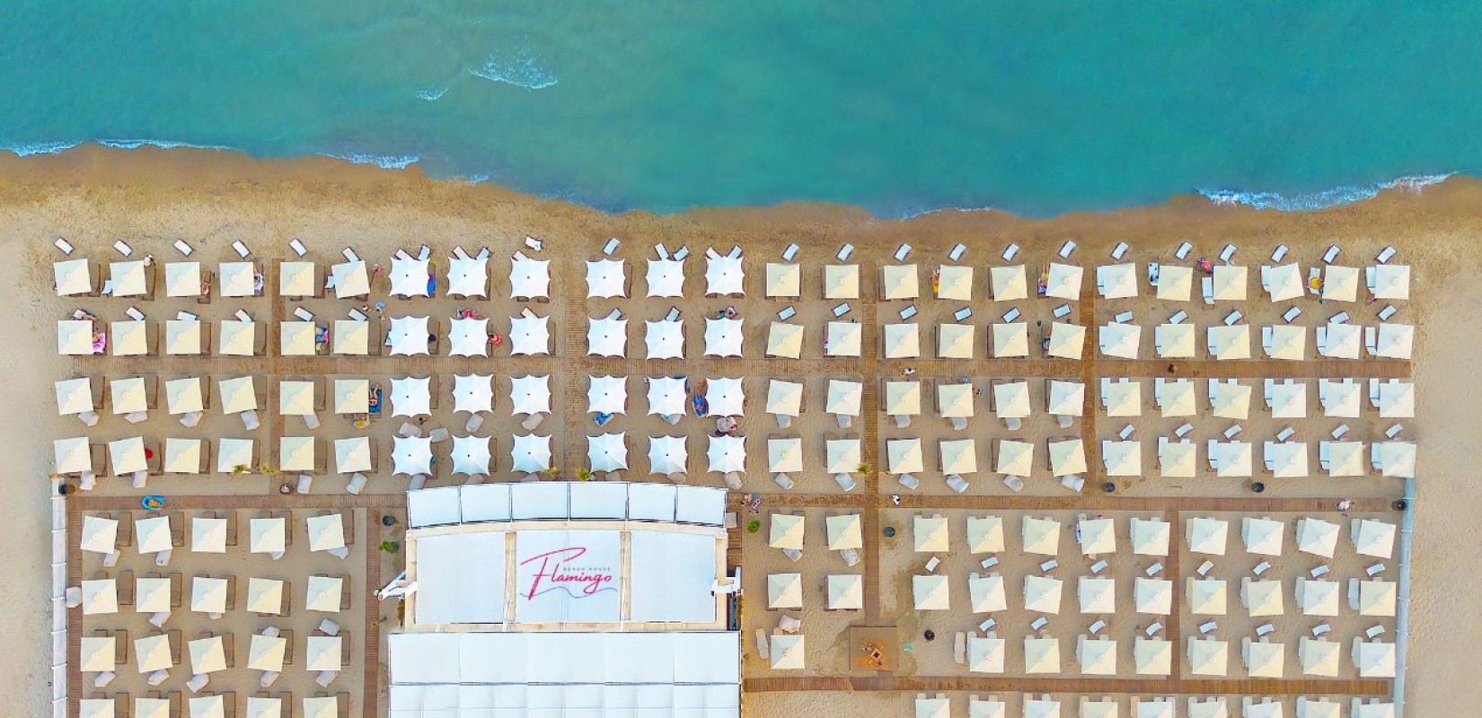 Beach House by Flamingo: Ο απόλυτος καλοκαιρινός προορισμός στον Ποταμό Επανομής