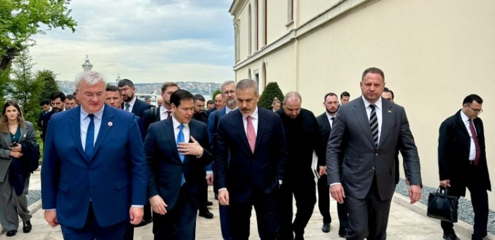 Διαπραγματεύσεις στην Κωνσταντινούπολη - Φιντάν: Ρωσία και Ουκρανία συμφώνησαν σε νέα συνάντηση