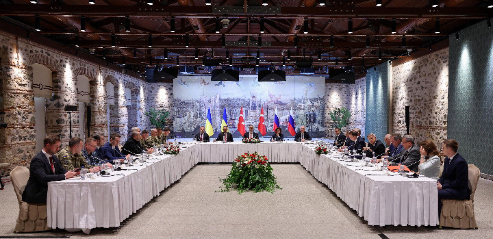 Κωνσταντινούπολη: Το Κίεβο κατηγορεί την Μόσχα για «απαράδεκτες απαιτήσεις» - Συμφωνία για ανταλλαγή αιχμαλώτων