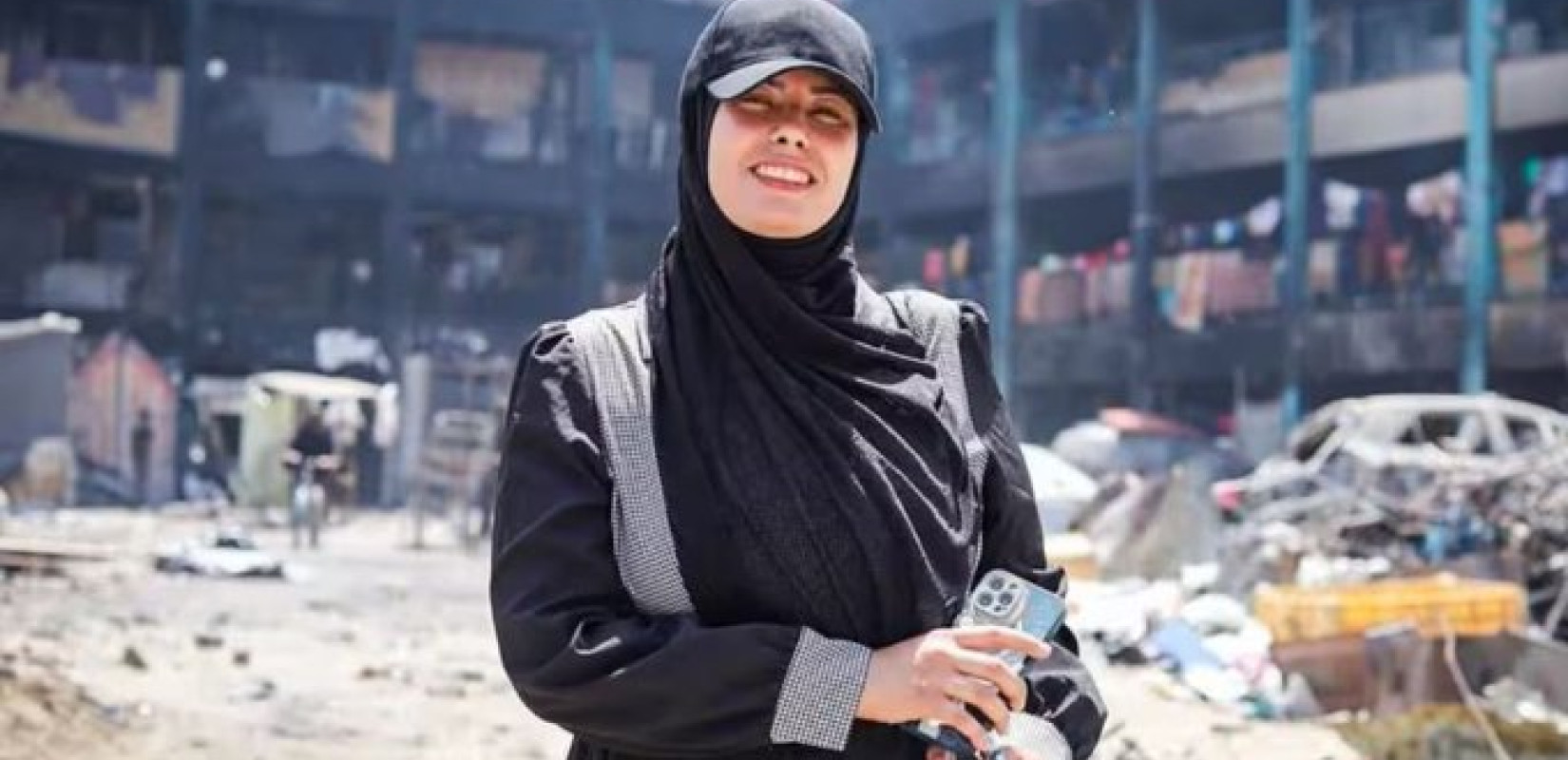 Φεστιβάλ των Καννών: Η Ζιλιέτ Μπινός αποτίει φόρο τιμής στην Παλαιστίνια φωτορεπόρτερ Φάτιμα Χασούνα που σκοτώθηκε στη Γάζα