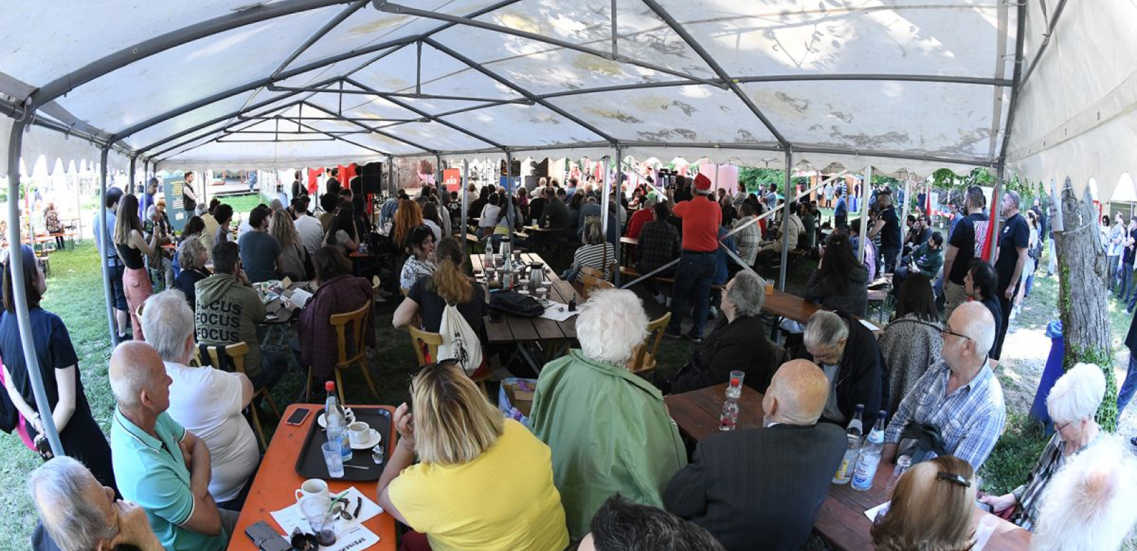 Στη Γερμανία ο Δ. Κουτσούμπας: «80 χρόνια μετά πυκνώνει ξανά το "σκοτάδι", έχουμε χρέος να ανάβουμε τη φλόγα που το διαλύει»