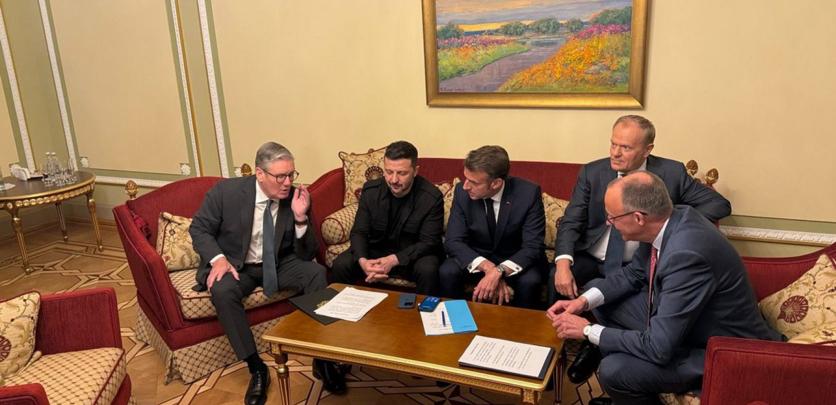 Ουκρανία: Τηλεφωνική επικοινωνία Ζελένσκι και Ευρωπαίων ηγετών με τον Τραμπ