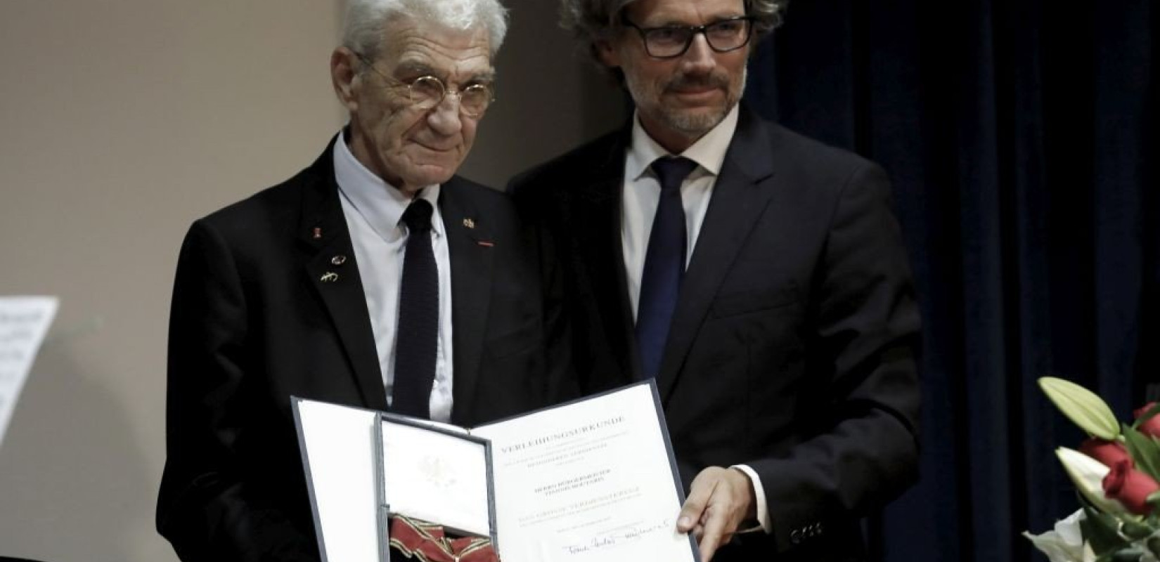 Η Γερμανία τίμησε τον Γιάννη Μπουτάρη με τον Μέγα Σταυρό της Αξίας του Τάγματος 