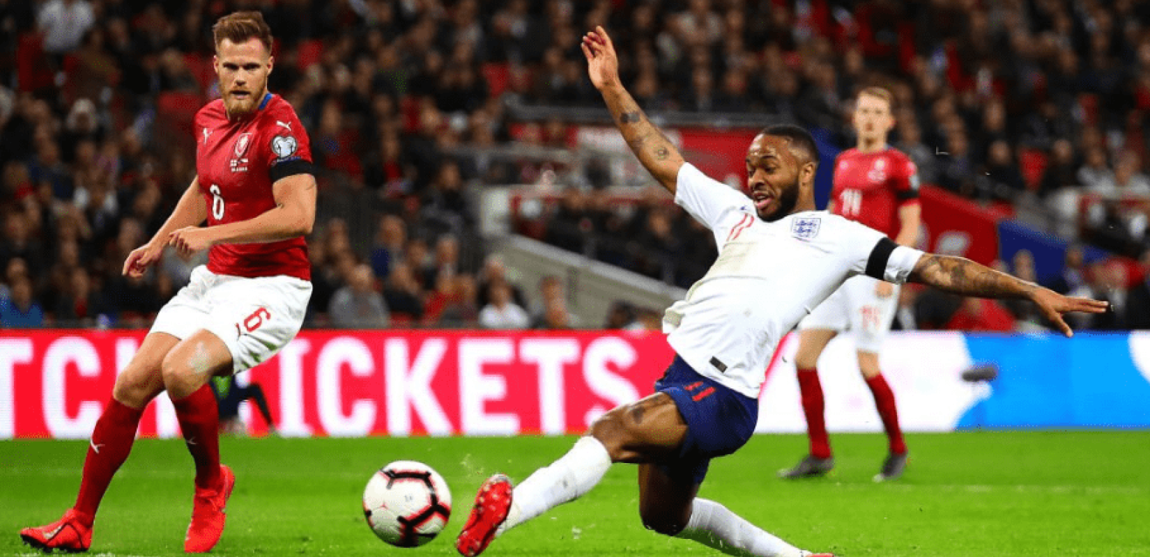 EURO 2020: Τρία ο Στέρλινγκ, πέντε η Αγγλία