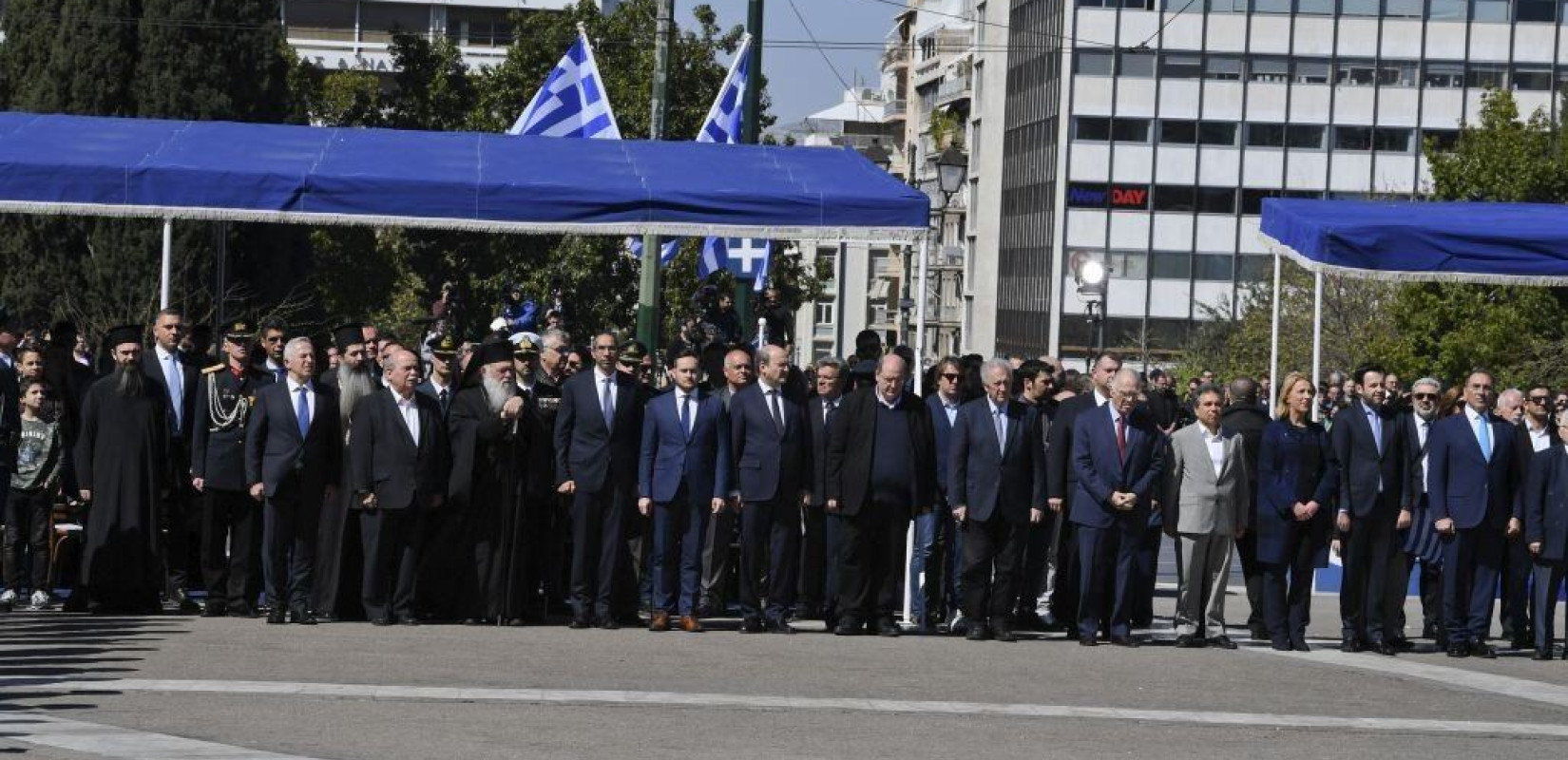 Ξεκίνησε η στρατιωτική παρέλαση στην Αθήνα