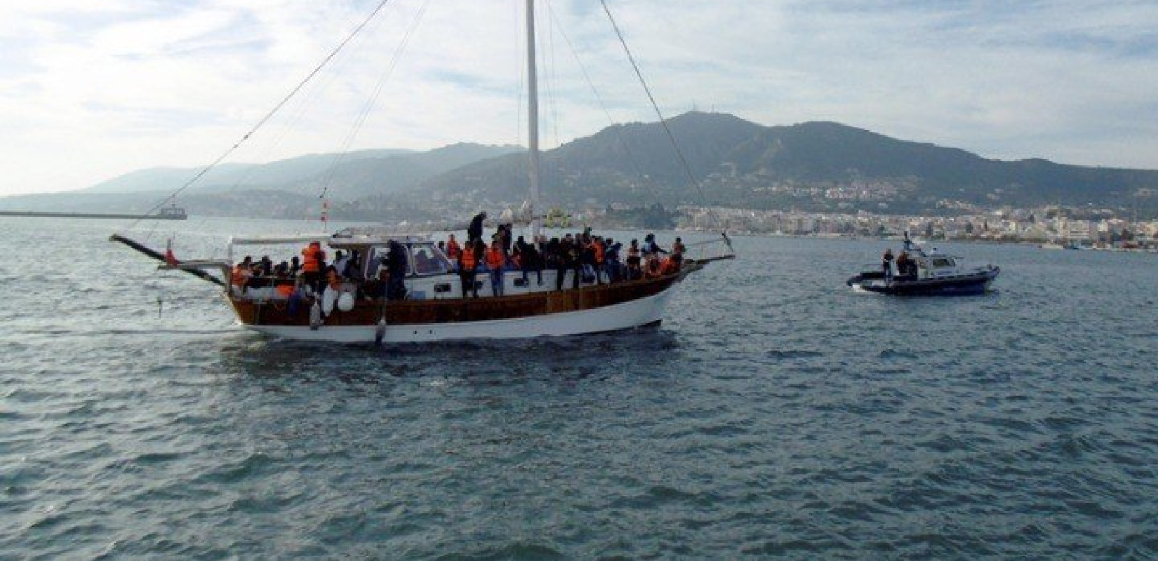 Μεγάλη επιχείρηση διάσωσης 352 μεταναστών στα ανοιχτά της Γαύδου