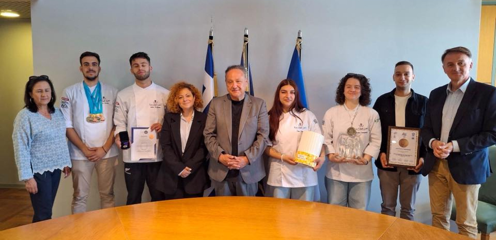 Θεσσαλονίκη: Ο Αγγελούδης συνάντησε σπουδαστές μαγειρικής που διακρίθηκαν σε γαστρονομικούς διαγωνισμούς