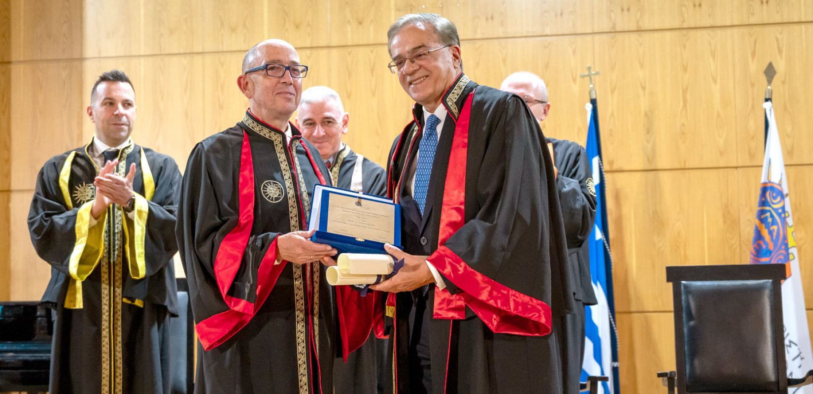 ΠΑΜΑΚ: Ο Γκίκας Α. Χαρδούβελης αναγορεύθηκε επίτιμος διδάκτορας