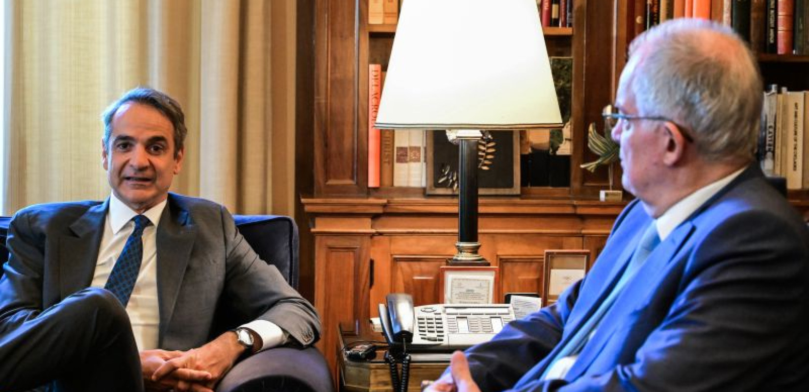 Συνάντηση Μητσοτάκη με Τασούλα: Να απομακρύνονται όσοι δημόσιοι υπάλληλοι δεν ανταποκρίνονται επί μακρόν (βίντεο)