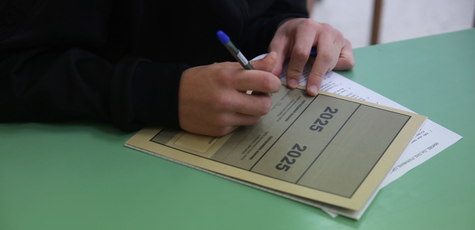 Πανελλήνιες 2025 - Νεοελληνική Γλώσσα και Λογοτεχνία: Οι απαντήσεις στα θέματα (βίντεο)