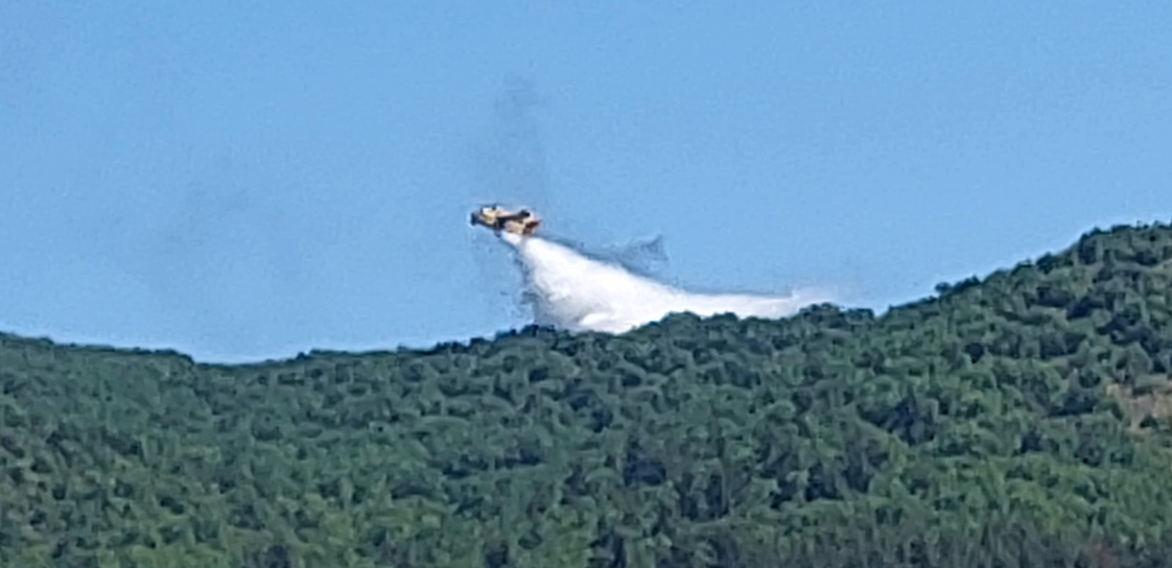 Λάρισα: Πυρκαγιά σε αγροτοδασική έκταση στην Καλλιθέα Φαρσάλων - Επιχειρούν τρία αεροσκάφη