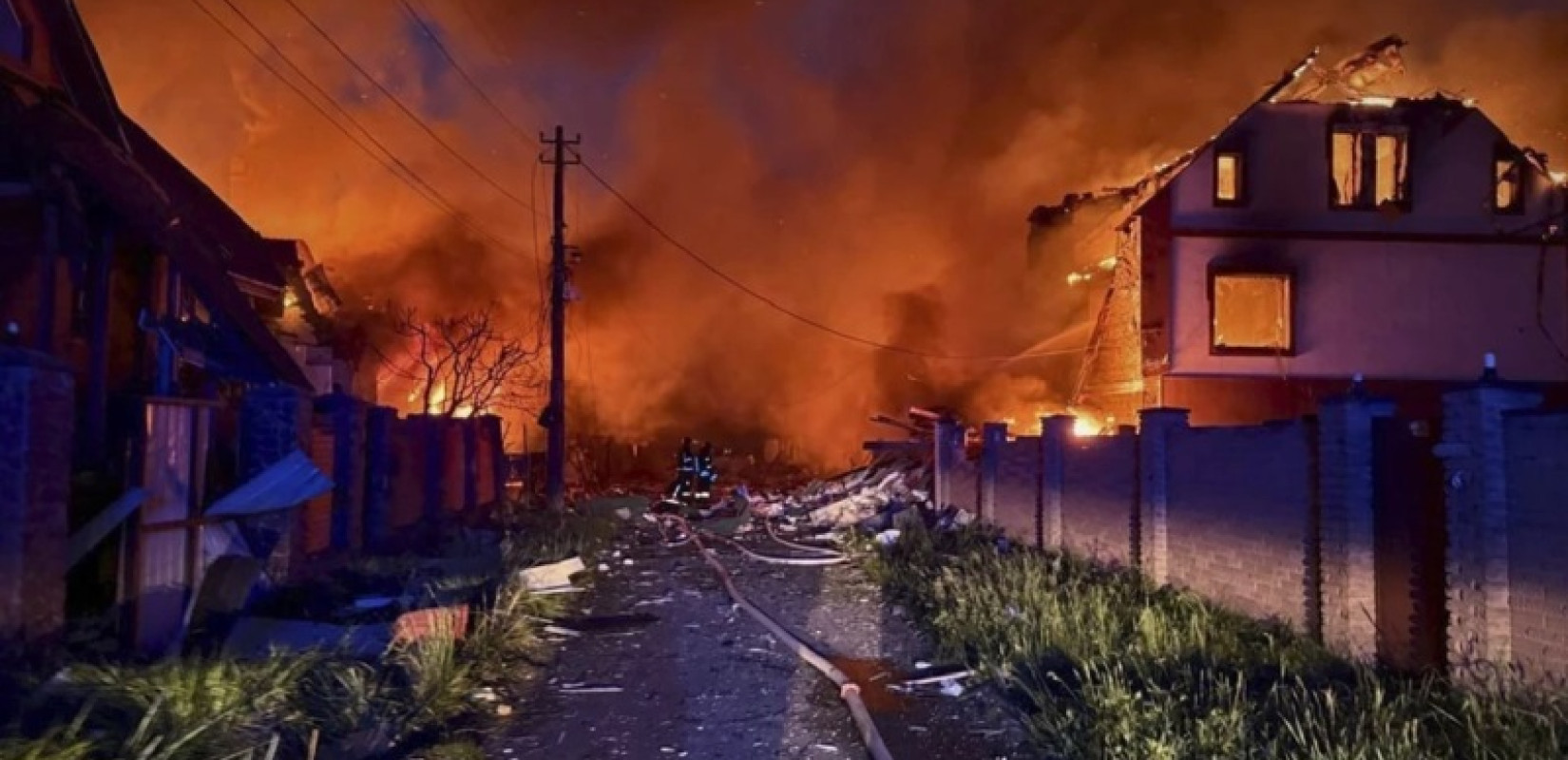 Τουλάχιστον 30 θύματα από ρωσικό πλήγμα σε επιβατική αμαξοστοιχία στην Ουκρανία