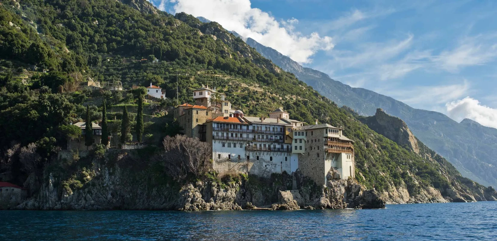 Επιχείρηση διάσωσης για τραυματία προσκυνητή στο Άγιο Όρος - Στο σημείο πυροσβέστες και κλιμάκιο της ΕΜΑΚ