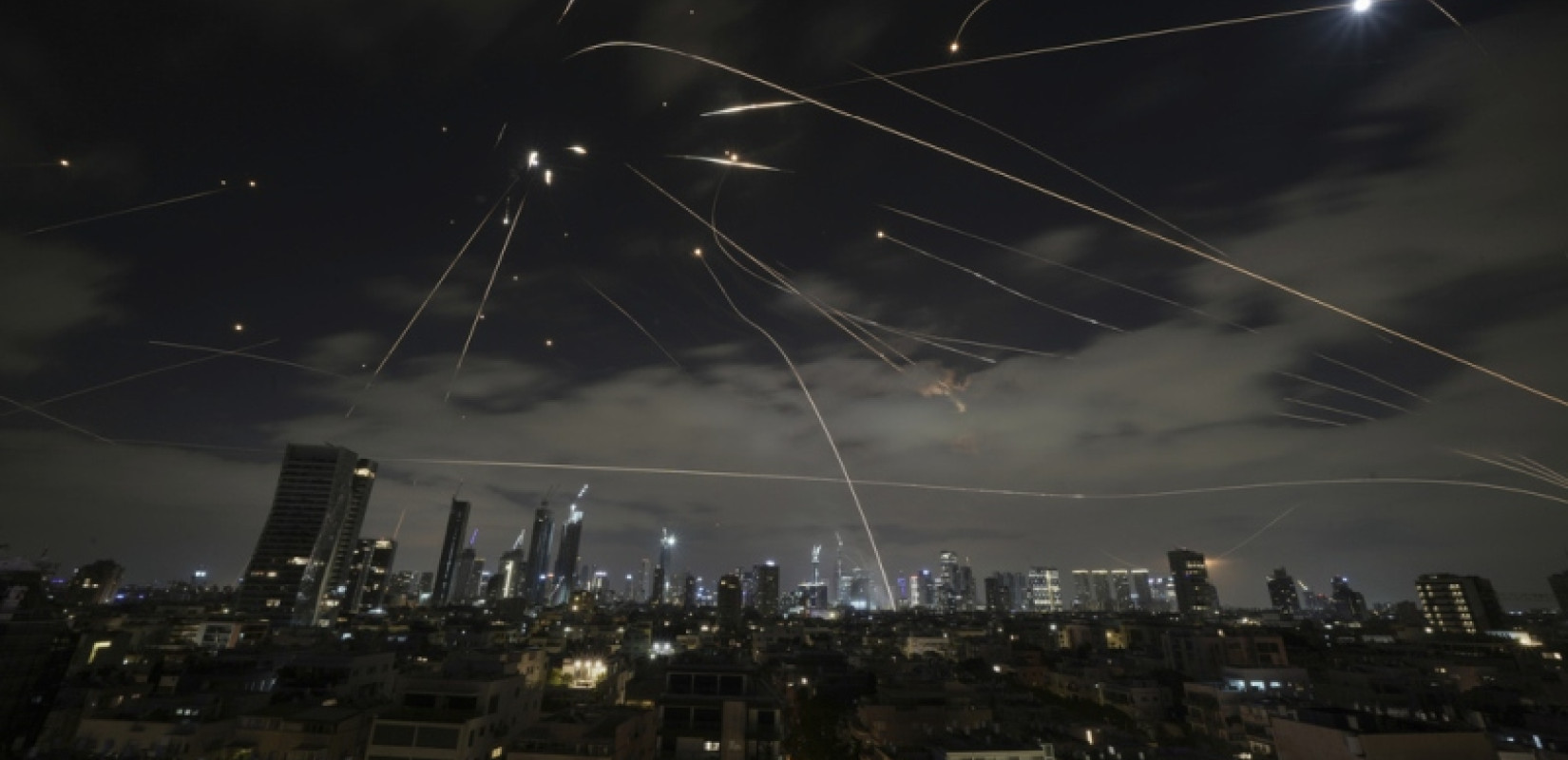 Το Ισραήλ προειδοποιεί ότι θα πλήξει πυρηνικές εγκαταστάσεις του Ιράν