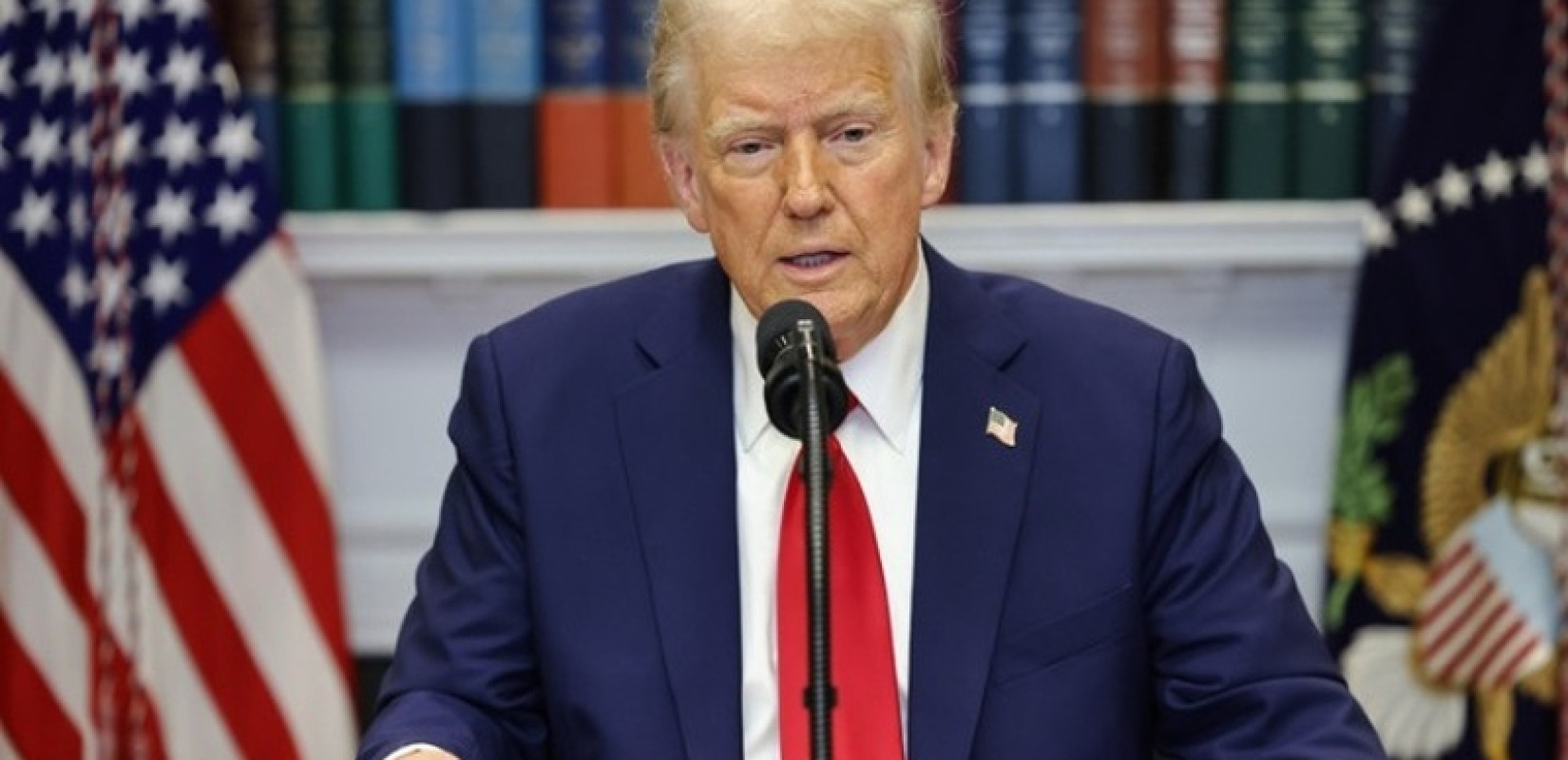 Ο Τραμπ διαψεύδει ότι έχει ήδη «εγκρίνει» σχέδια αμερικανικής επίθεσης στο Ιράν