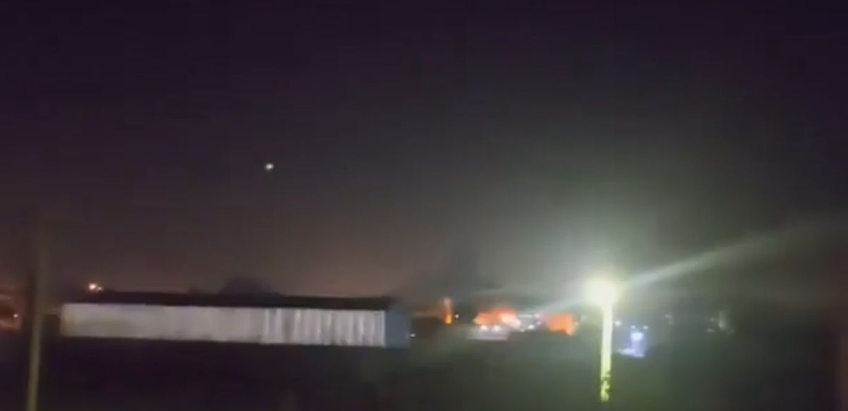 «Δεν έχετε θέση στη Μέση Ανατολή»: Το Ιράν απειλεί με αντίποινα και θέτει στο στόχαστρο τις αμερικανικές βάσεις