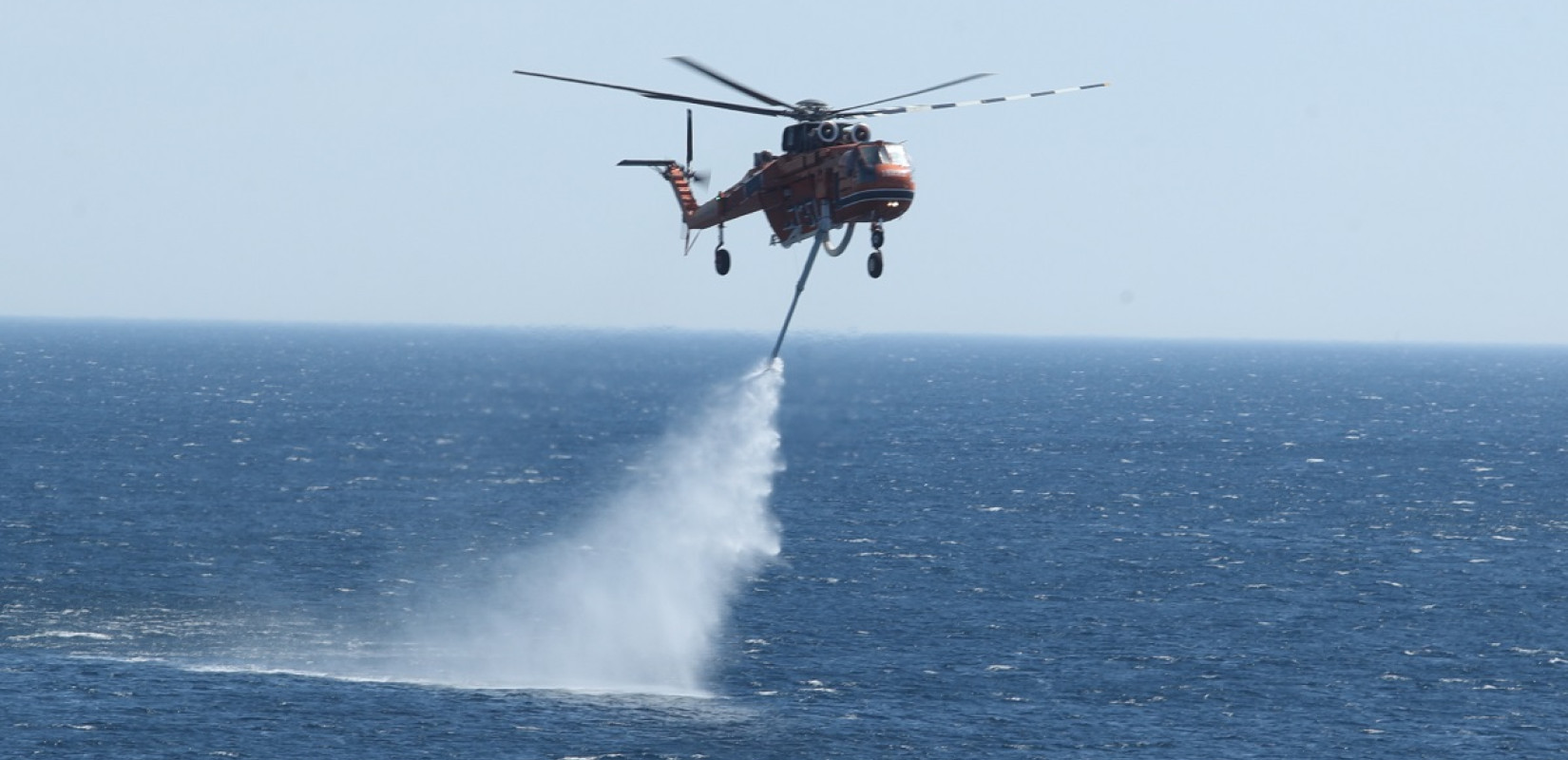 Φωτιά τώρα στον Μαραθώνα - Σηκώθηκαν και εναέρια