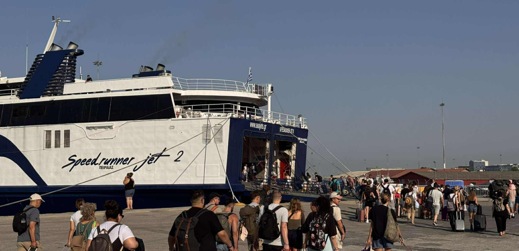 Γεμάτα αναχωρούν τα πλοία από Θεσσαλονίκη για Σποράδες