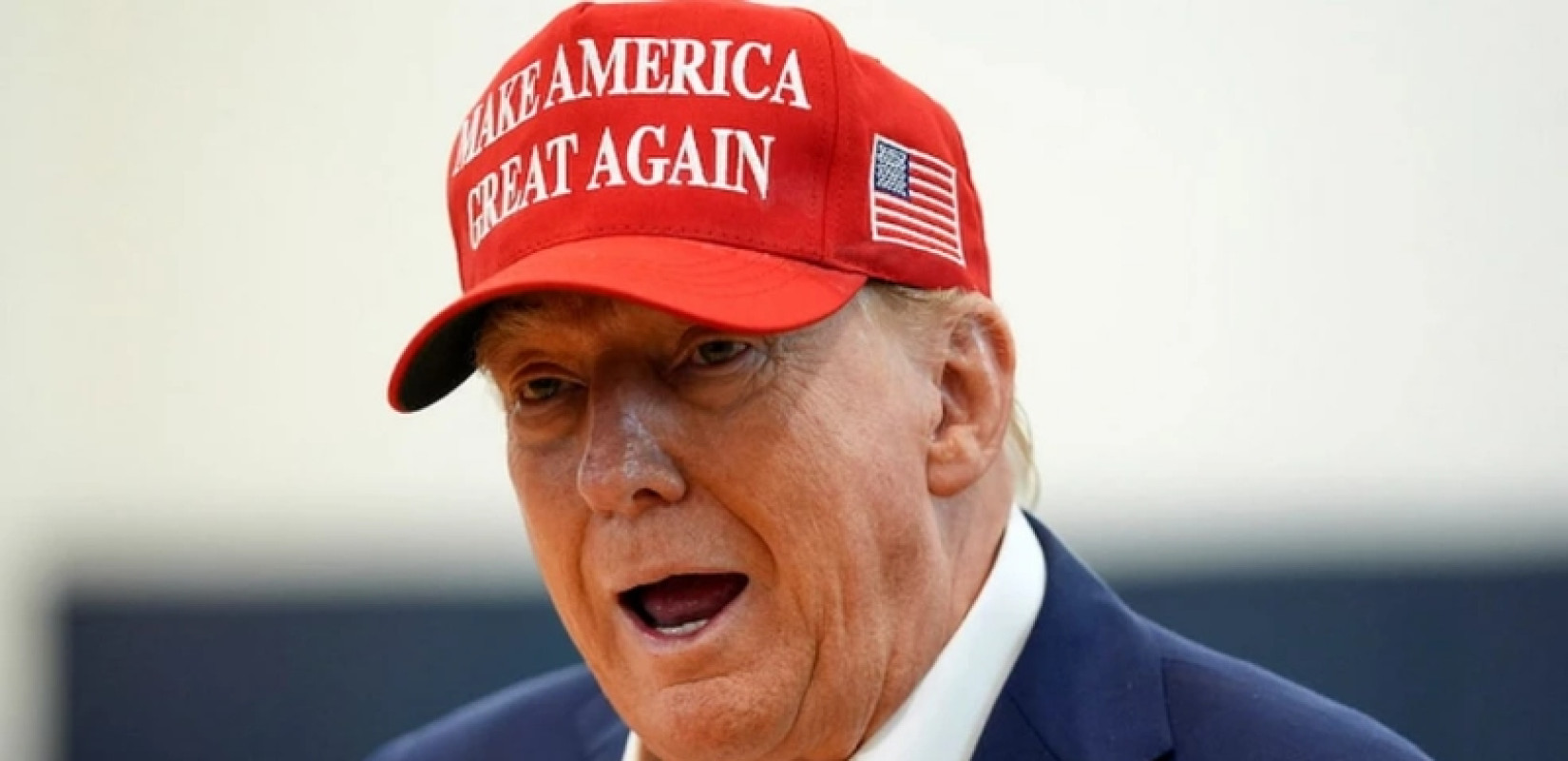 Τραμπ: Απειλεί την Κίνα με δασμούς 200% εάν δεν επιτρέψει τις εξαγωγές μαγνητών σπάνιων γαιών