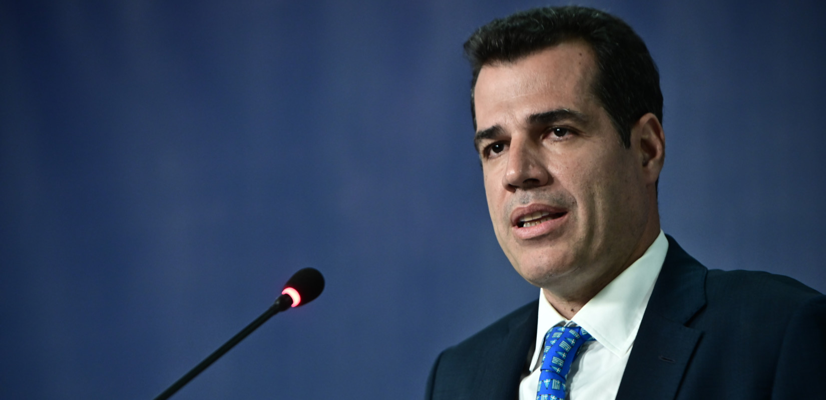 Θ. Πλεύρης: «Η τρίμηνη αναστολή του ασύλου έχει μειώσει εντυπωσιακά τις μεταναστευτικές ροές» (βίντεο)