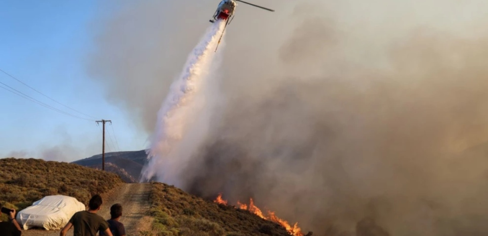 Περισσότεροι από 250 πυροσβέστες αναμένεται να ενισχύσουν τις δυνάμεις που επιχειρούν σε πέντε δασικές πυρκαγιές στη Χίο