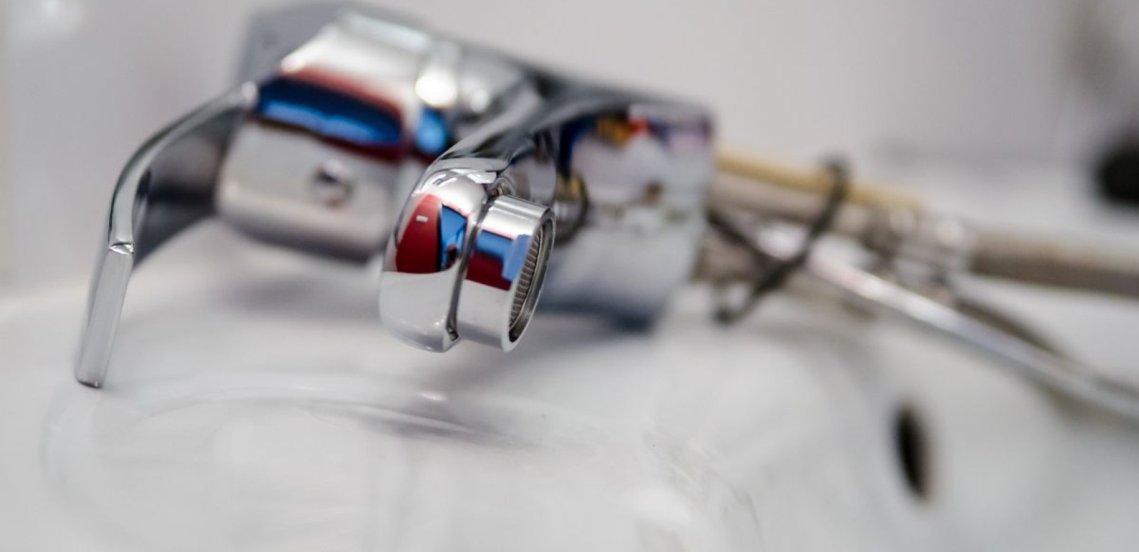 Οι υδραυλικοί στηρίζουν την απεργία των συνεργείων αυτοκινήτων - Προειδοποιούν για εξόντωση λόγω ψηφιακού πελατολογίου