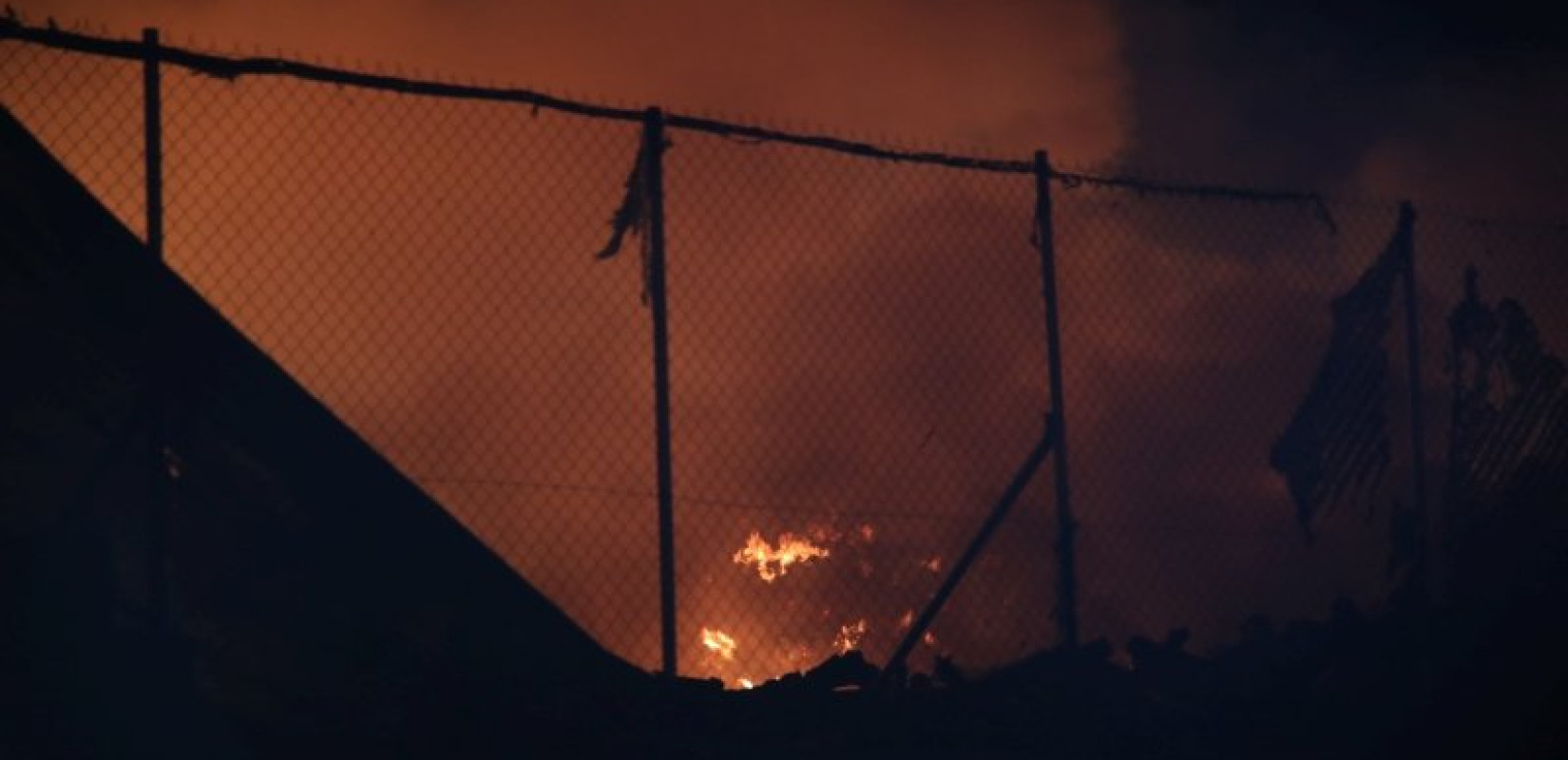 Θεσσαλονίκη: Καλύτερη εικόνα από τη φωτιά σε κέντρο ανακύκλωσης στη Σίνδο (βίντεο)