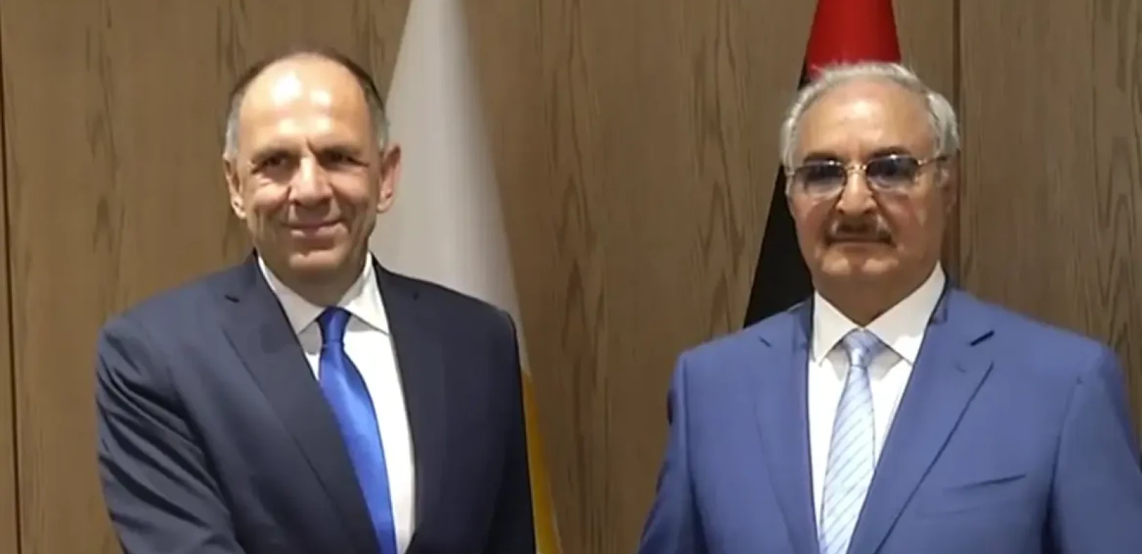 Συνάντηση Γεραπετρίτη με Χαφτάρ: Μεταναστευτικό και θαλάσσιες ζώνες στην ατζέντα