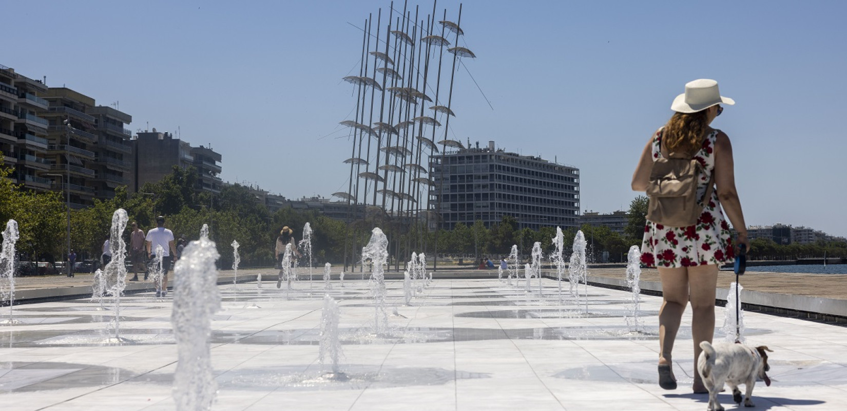 Πάνω από τους 35 βαθμούς ο υδράργυρος την Τρίτη - Πού «χτύπησε κόκκινο» η θερμοκρασία (χάρτης)