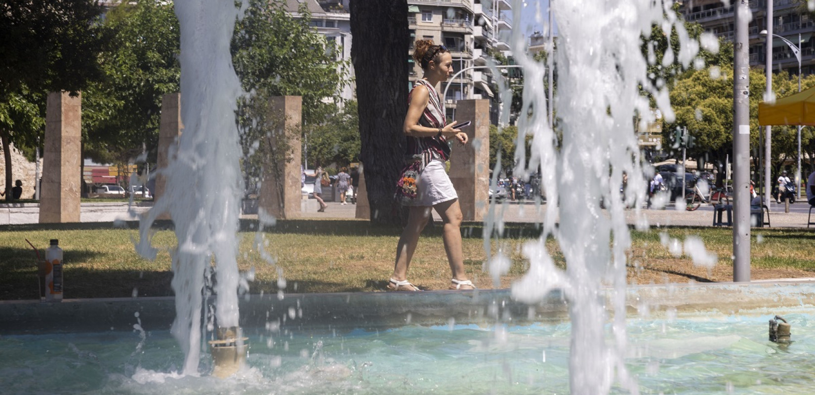 Καιρός: Στα ύψη ο υδράργυρος - Κορυφώνεται ο καύσωνας με θερμοκρασίες άνω των 41°C - Ακραίος κίνδυνος πυρκαγιάς σε 5 περιοχές