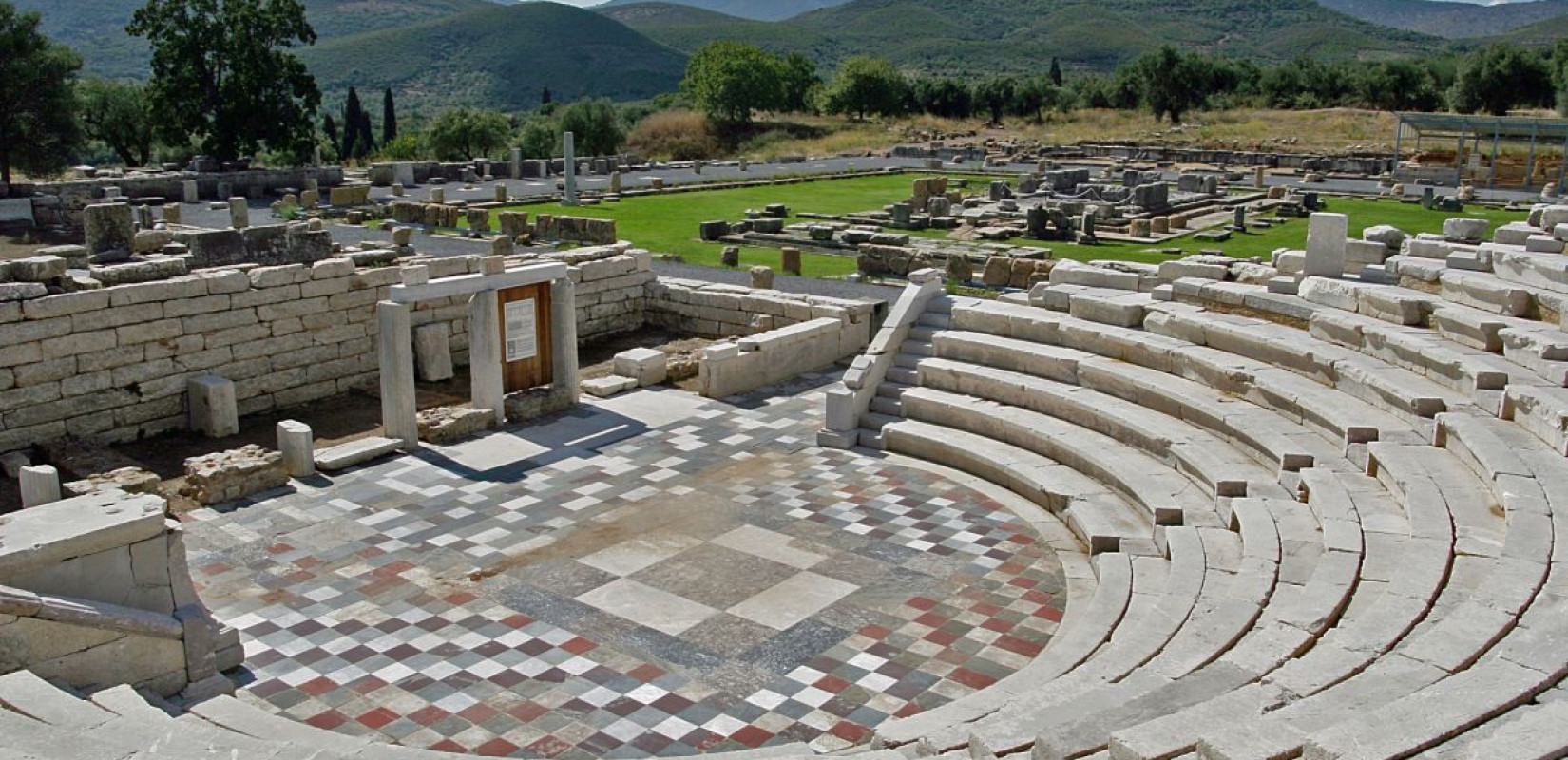 Το Υπουργείο Πολιτισμού στηρίζει θέατρο, φεστιβάλ και εκδηλώσεις με επιχορηγήσεις ύψους 2.000.000 ευρώ