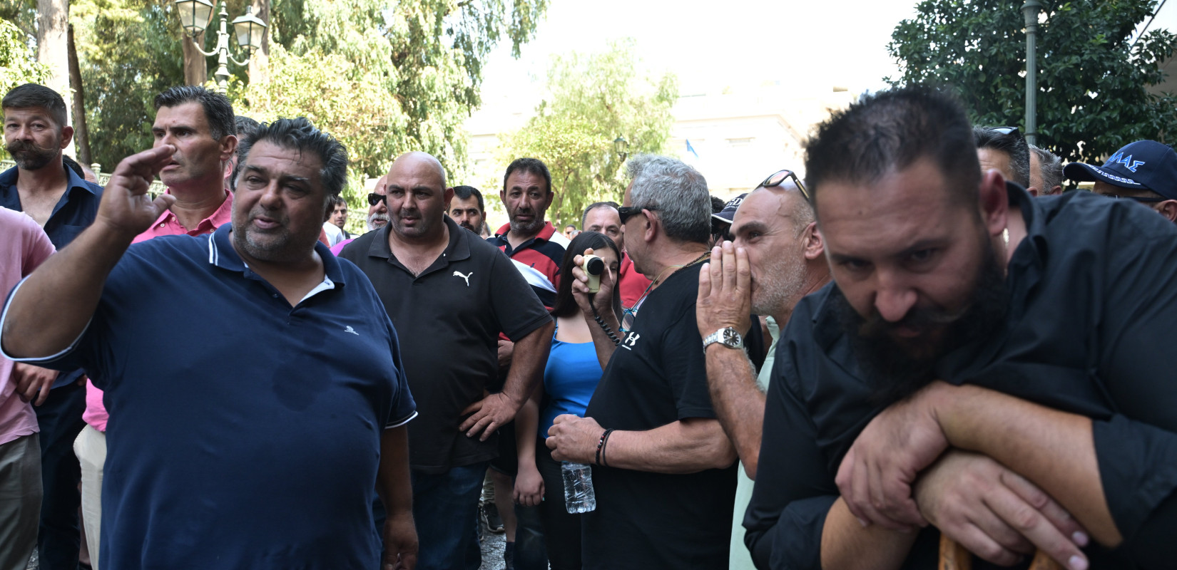 Στην Αθήνα μεταβαίνουν σήμερα οι κτηνοτρόφοι από την Κρήτη για συνάντηση με τον Κ. Χατζηδάκη