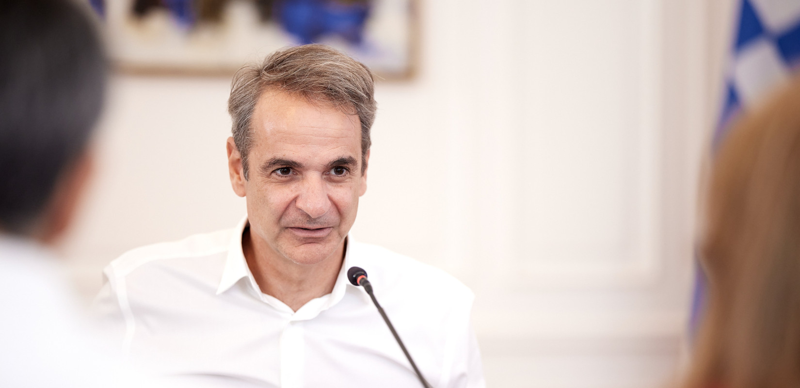 Σύντομη συνάντηση Κ. Μητσοτάκη με τον γιό του Χαφτάρ στο Μαξίμου