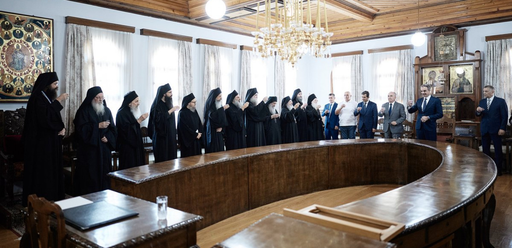 Ιερά Κοινότητα για επίσκεψη Μητσοτάκη: «Το Άγιον Όρος μιλά με τον τρόπο των Πατέρων»