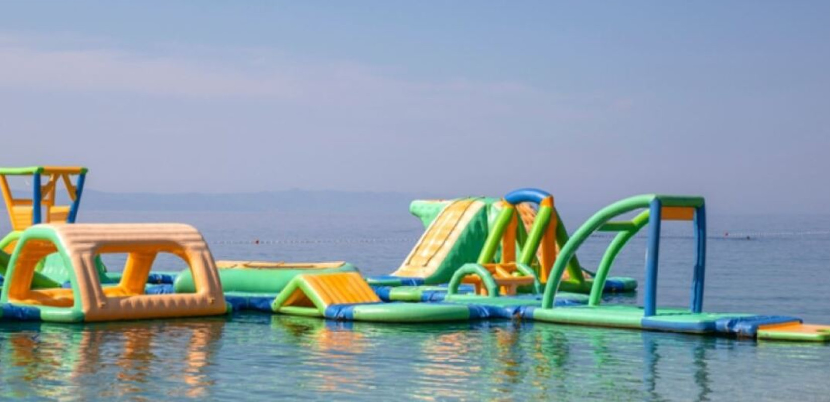 Καβάλα: Τραυματισμός 9χρονου σε θαλάσσια φουσκωτή τσουλήθρα - Χειροπέδες στην ιδιοκτήτρια