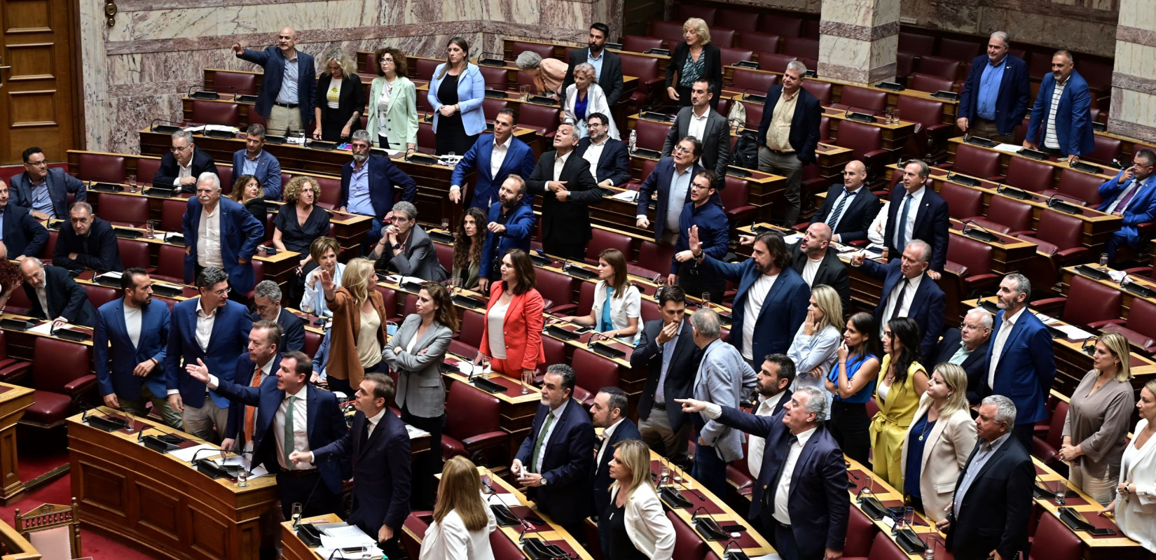 Βουλή - ΟΠΕΚΕΠΕ: Σφοδρή κόντρα με αφορμή την κατάθεση Σαλάτα και την κλήτευση ή μη του υφυπουργού παρά τω πρωθυπουργώ Γ. Μυλωνάκη