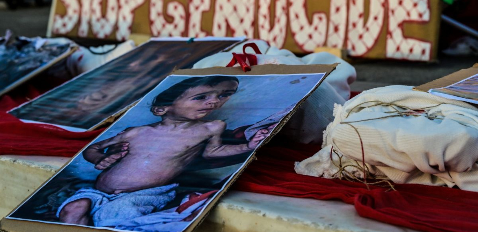 Πλήθος κόσμου στο Σύνταγμα για την Παλαιστίνη - Παρών και ο Δ. Κουτσούμπας