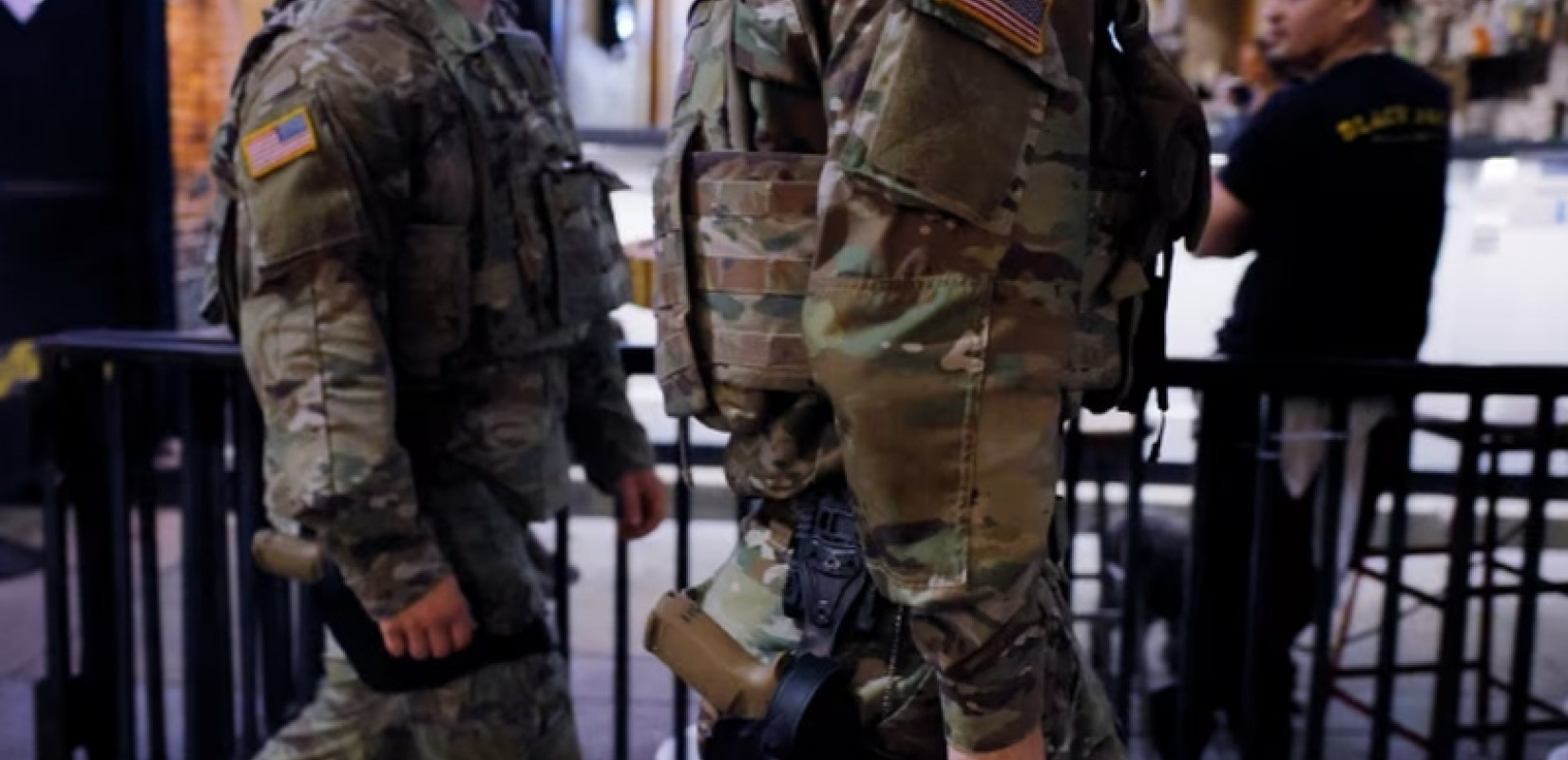 Ν. Τραμπ: Απειλεί να επικαλεσθεί το νόμο περί ανταρσίας του 1792 για να αναπτυχθούν στρατεύματα Εθνοφρουράς στο Πόρτλαντ