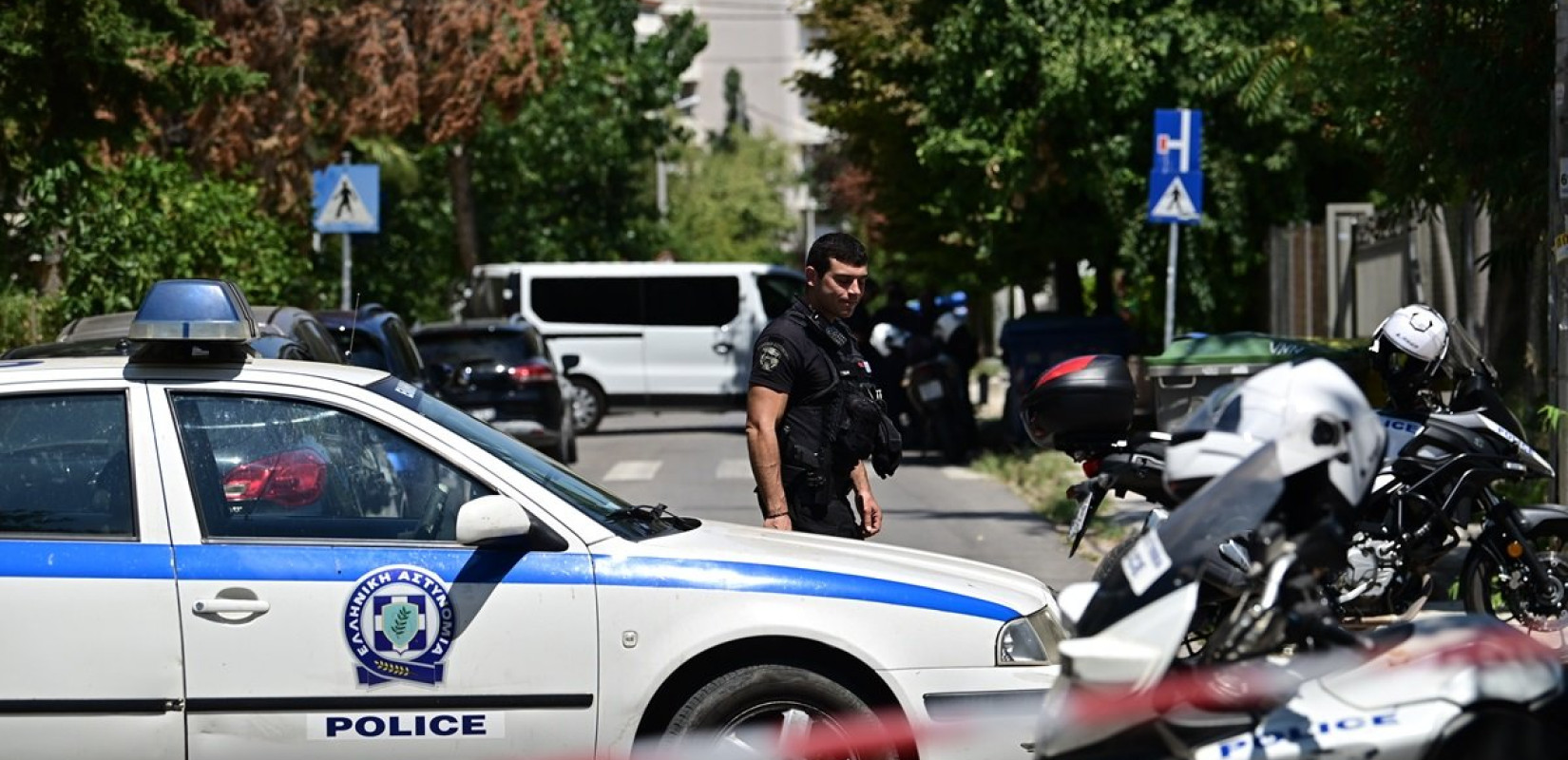 Άγρια γυναικοκτονία στο Χαλάνδρι: Άνδρας μαχαίρωσε μέχρι θανάτου 47χρονη γυναίκα στην είσοδο πολυκατοικίας