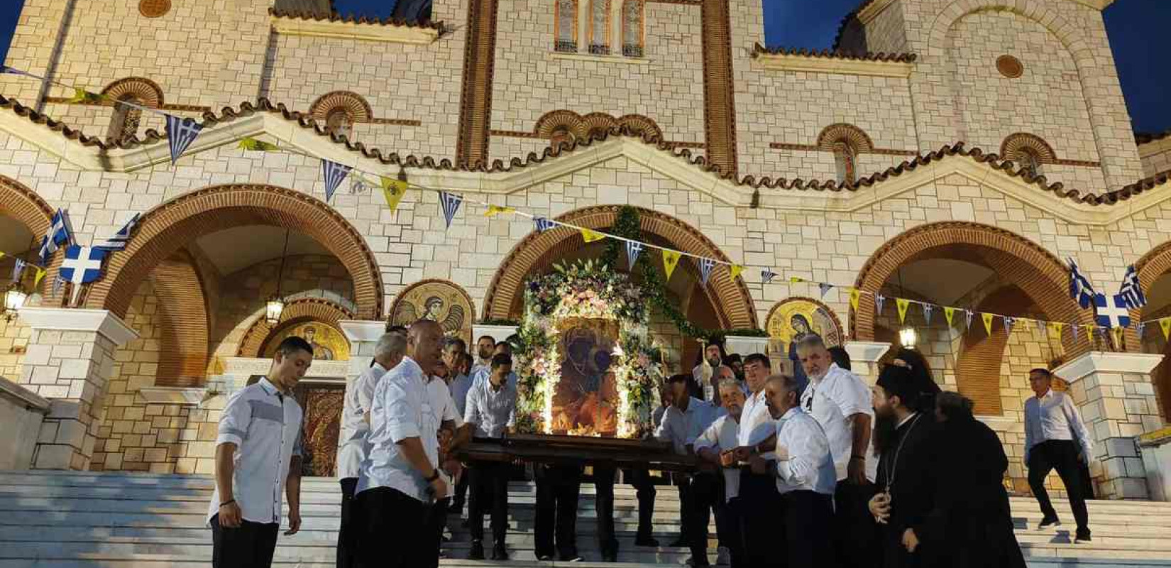 Ν. Μηχανιώνα: Με πλήθος κόσμου η λιτανεία της θαυματουργού εικόνας της Παναγίας Φανερωμένης (βίντεο)