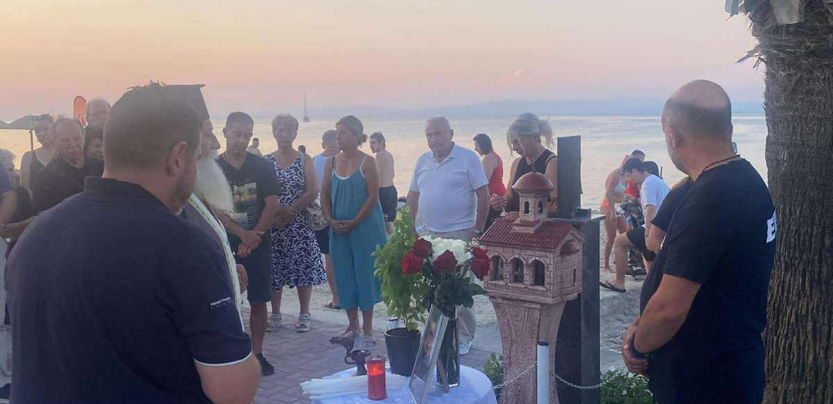 Χαλκιδική: Συγκίνηση και οργή έξω από το Λουνα Παρκ που σκοτώθηκε ο 19χρονος