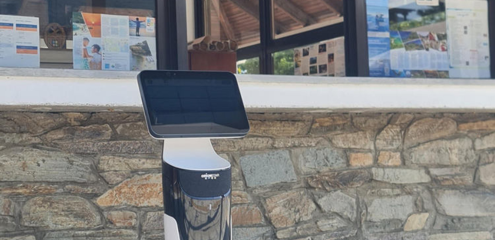 Δήμος Βόλβης: Ρομπότ που μιλάει 120 γλώσσες ξεναγεί τους επισκέπτες