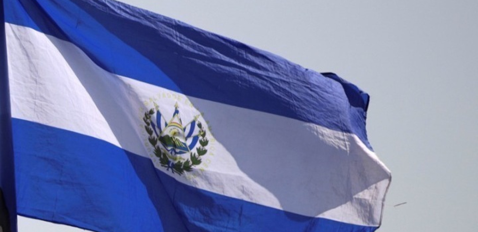 «Στολή, κοντά μαλλιά, καθαρά παπούτσια»: Υπουργός Παιδείας στην Κεντρική Αμερική επιβάλει κανόνες και απειλεί με κυρώσεις διευθυντές σχολείων