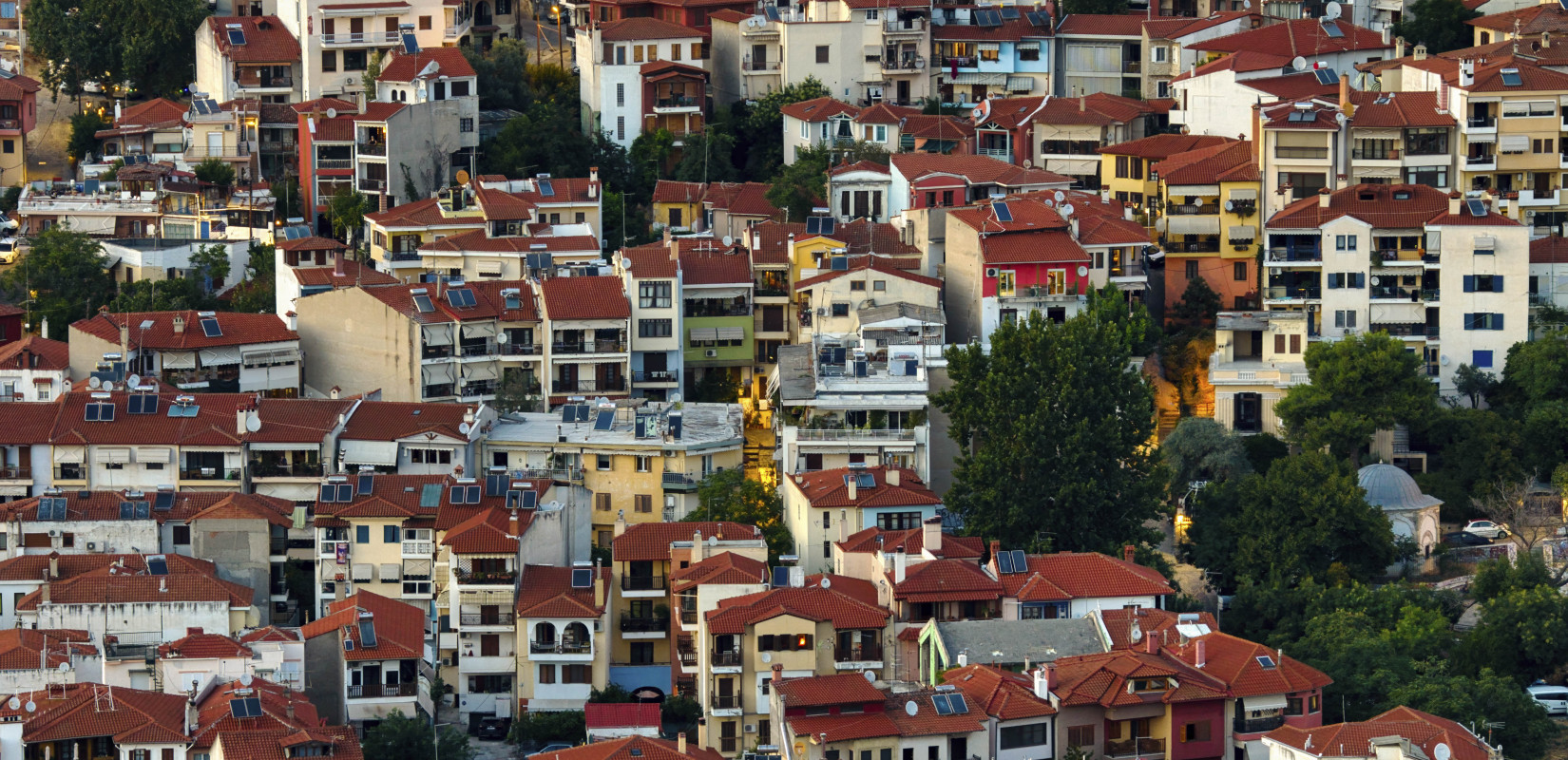 Δημογραφικό: «Συρρικνώνει» τα τετραγωνικά των ακινήτων
