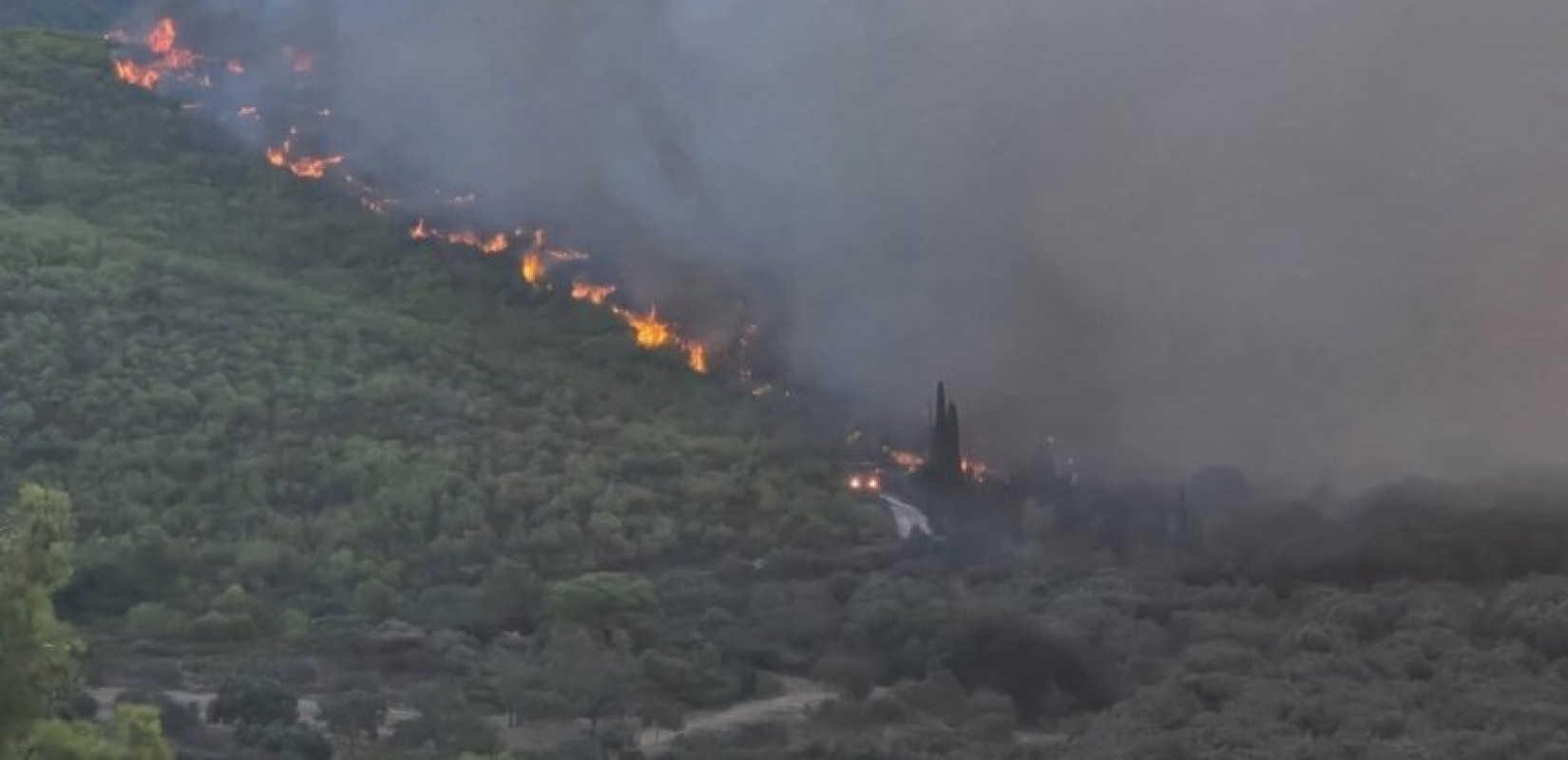 Φωτιά στη Ζάκυνθο: Στο χωριό Αγαλάς κατευθύνεται το πύρινο μέτωπο - Μπαράζ μηνυμάτων από το 112